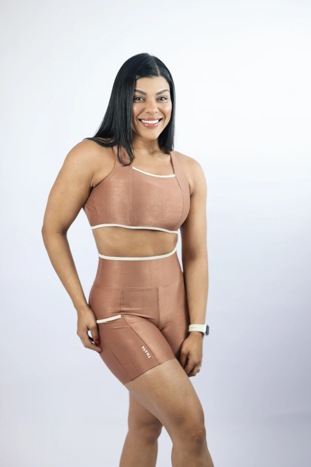 Yasmin Barcelos sorrindo, retrato institucional